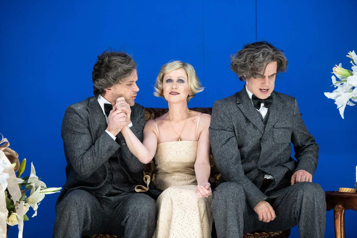 Eduards Smiļģis – Lauris Dzelzītis un Kaspars Dumburs, Lilija Štengele – Rēzija Kalniņa // Foto – Kristaps Kalns