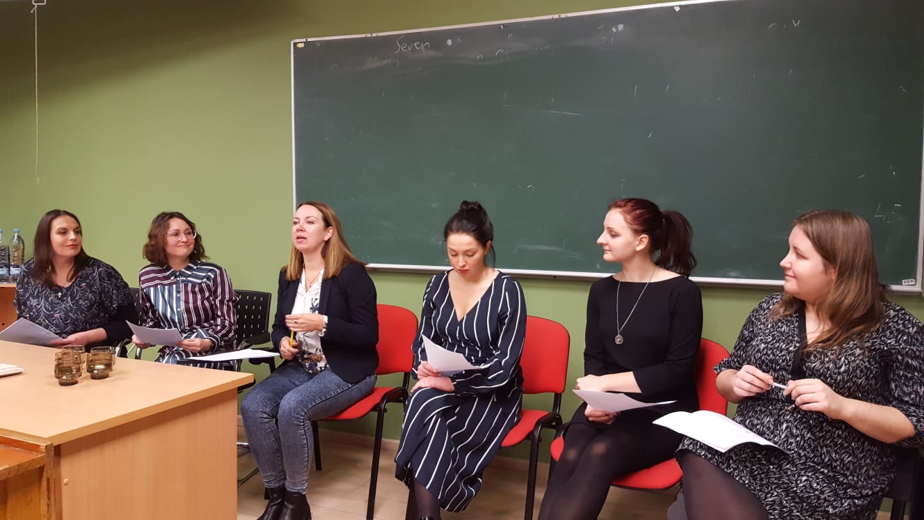 LU HZF MSP teātra zinātnes moduļa studentes radošajā konferencē-seminārā par teātra teorijas un prakses attiecībām, 2019. gada februāris.