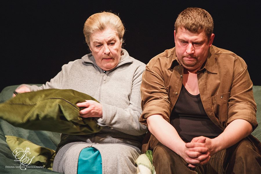 Vera Hramņikova un Ritvars Gailums izrādē 