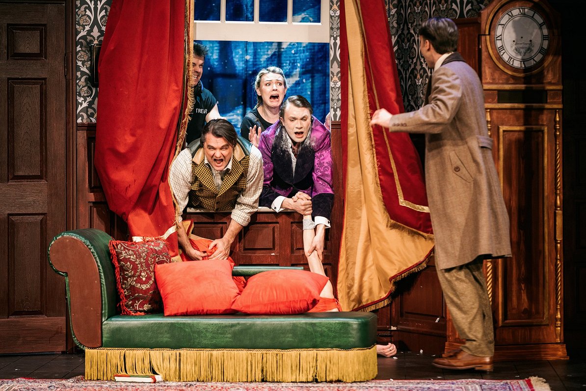 Skats no DT izrādes 