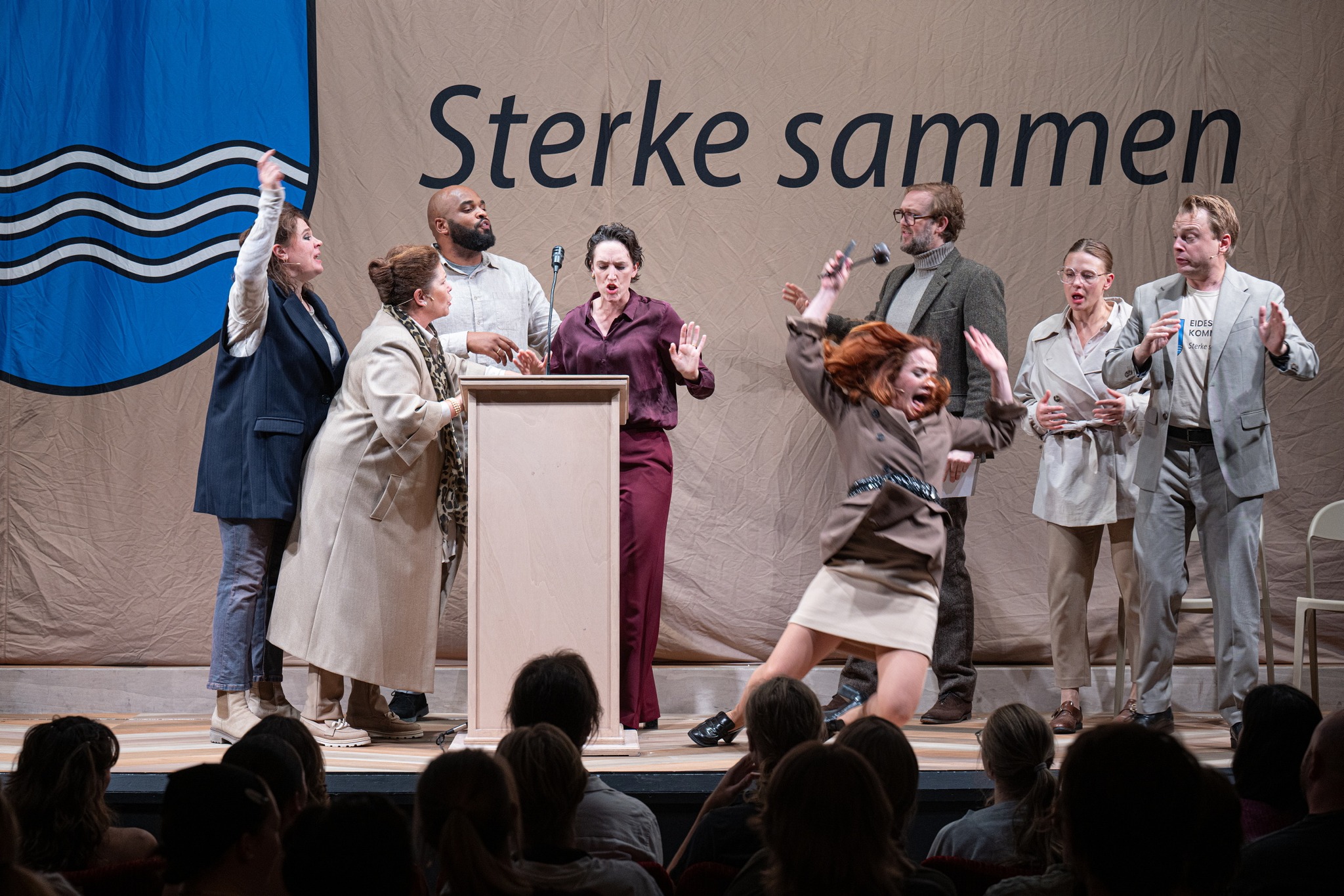 Skats no Oslo Jaunā teātra izrādes 