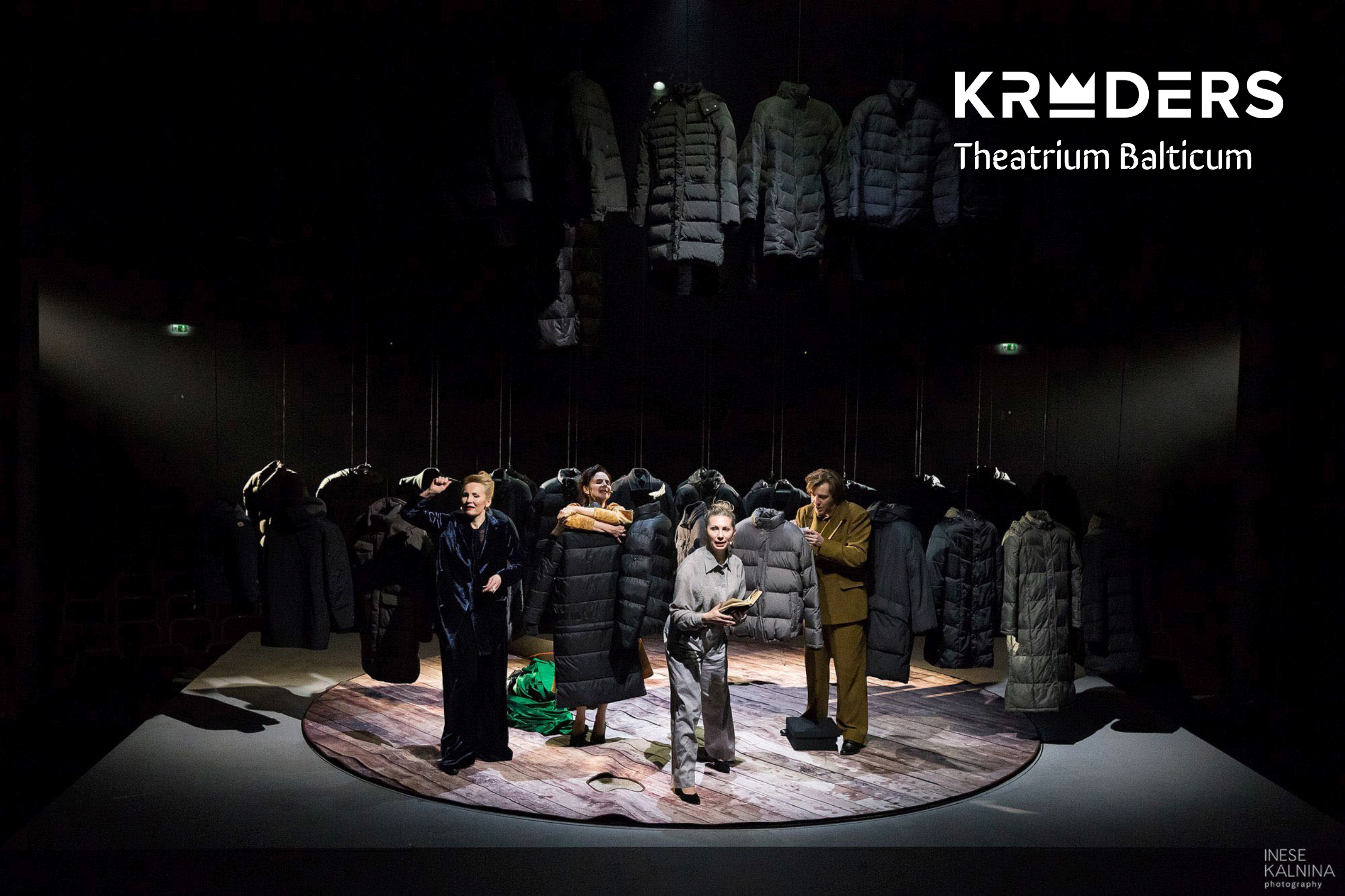 Skats no Čehova teātra izrādes