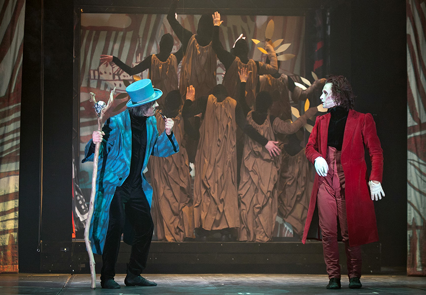 Arhivārs Lindhorsts – Egons Dombrovskis, Anselms – Rolands Beķeris // Foto – Ziedonis Safronovs