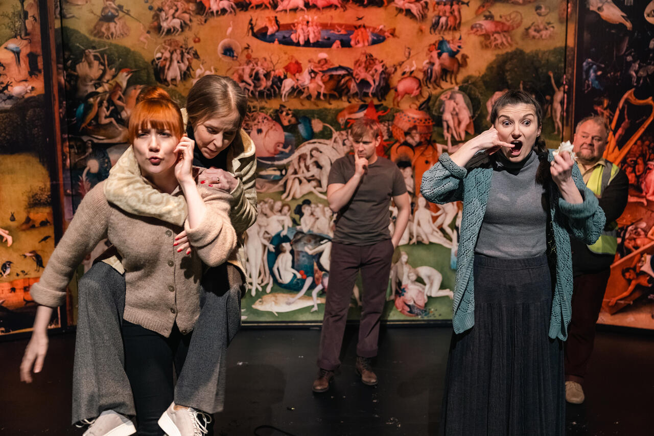 Skats no Endlas teātra izrādes “Dieva zvērudārzs” // Foto – Priit Loog6.0