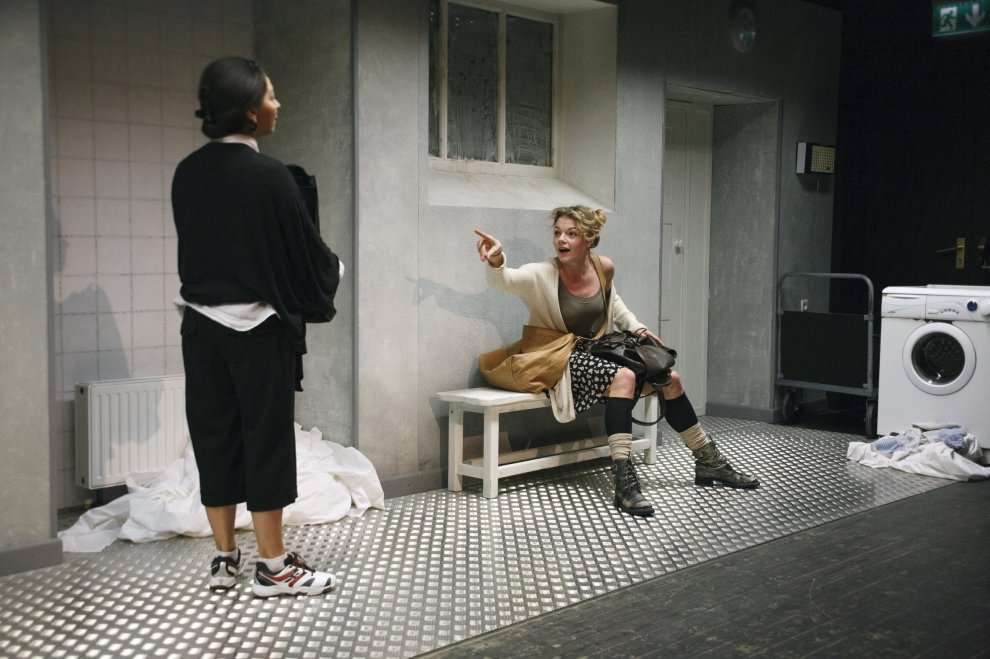 Jekaterina Frolova un Natālija Živeca izrādē 